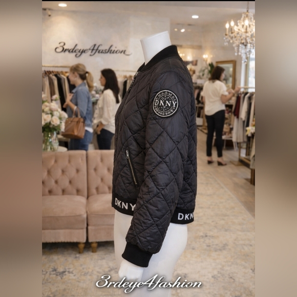 ✨ DKNY Girls Black Quilted Puffer Jacket • Cozy Winter Warmth 🖤❄️ - Picture 9 of 17